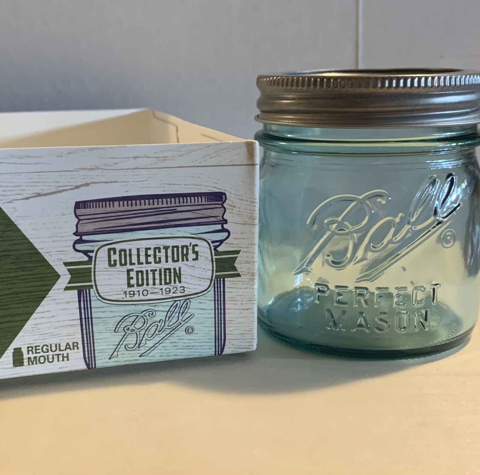 Blue Aqua Ball Half Pint Vintage Mason Jar With Lid And Band Collector's Edition