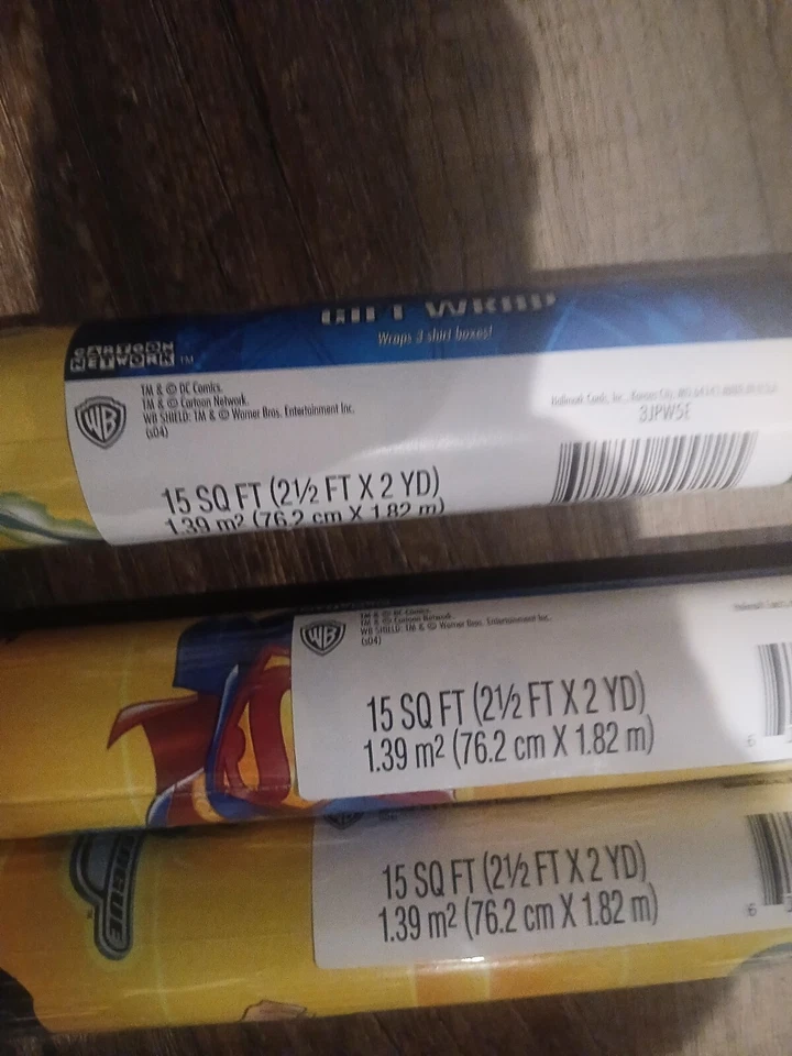 3 Justice League 15 SQ FT. Each Wrapping paper - Image 3 of 4