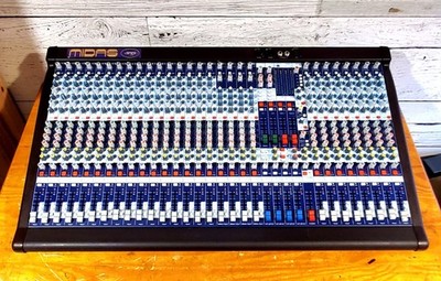 MIDAS VENICE 320 32-Channel Mixing Console Mixer