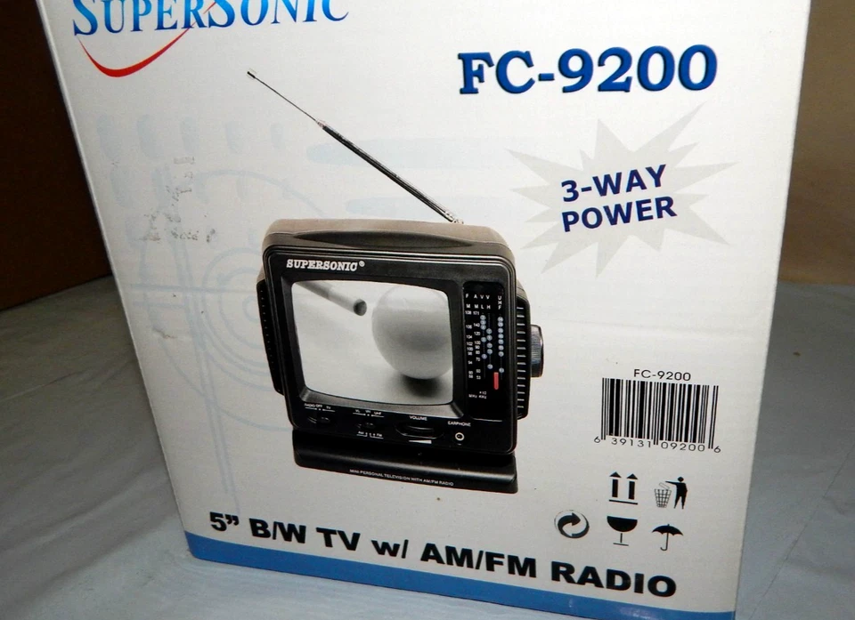 New SUPERSONIC FC-9200 Portable 5" B&W TV with AM/FM Radio Electric & Battery - Image 3 of 4