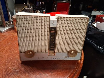 Emerso  Am/fm Twin Speaker Radio Model G-1707 Works