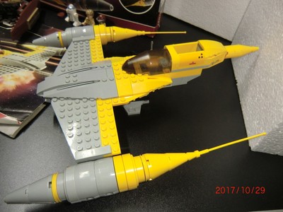 LEGO Star Wars: Naboo N-1 Starfighter with Vulture Droid LEGO Star Wars: Naboo N-1 Starfighter with Vulture Droid