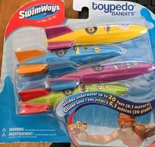 SWIMWAYS TOYPEDO BANDITS SWIMMING POOL WATER TOY GLIDES UNDERWATER New!