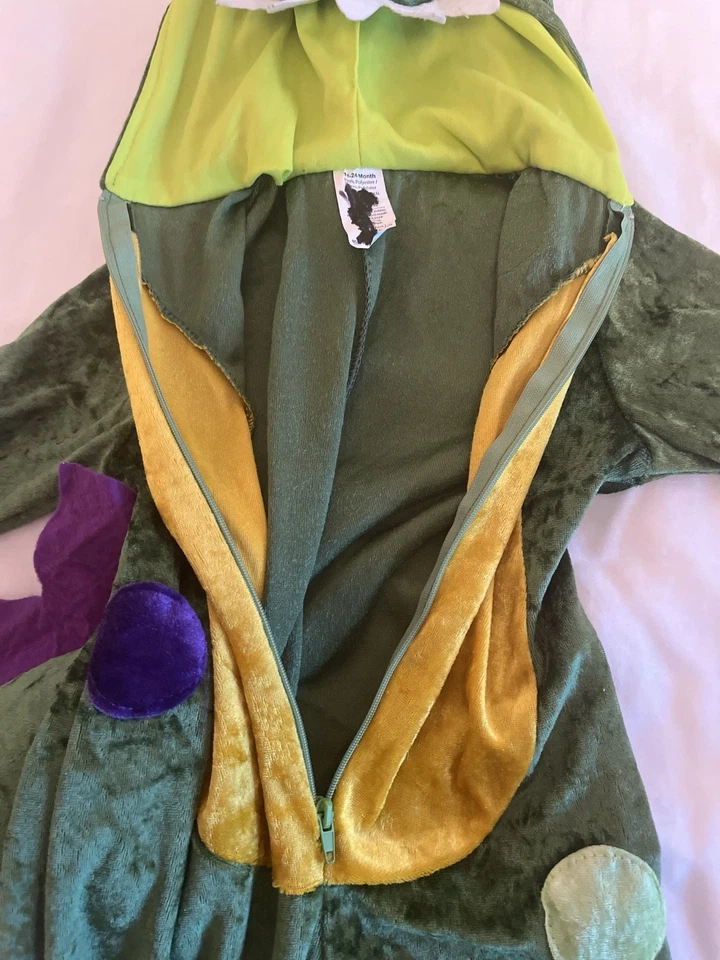 Disfraz de Dinosaurio DRAGÓN Halloween Talla 18-24 Meses Verde Felpa Terciopelo Una Pieza Foto 3 de 4
