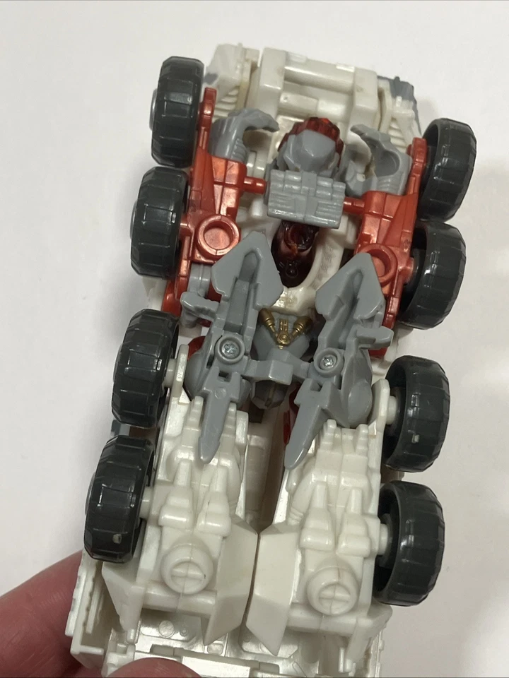 Hasbro Transformers Wreckage Decepticon Deluxe Class Action Figure - Image 4 of 4