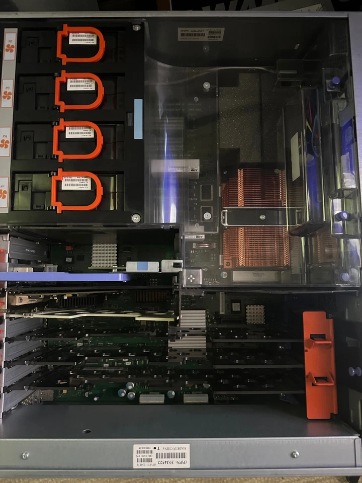 Servidor IBM Power 520, 8203-E4A, procesador único, 2 GB de RAM, DISCOS DUROS DE 1025 GB Foto 3 de 4