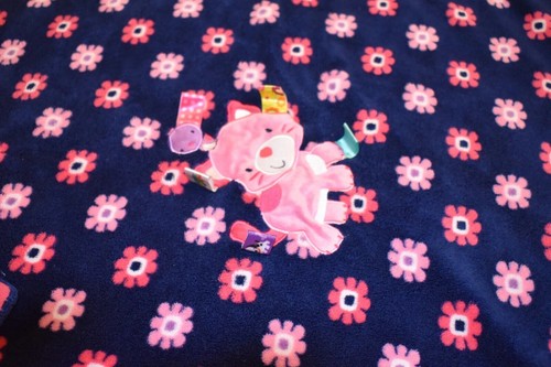 H3 !WOW! TAGGIES Kitty Cat Kitten Floral Flowers Plush Crib Baby blanket