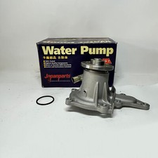 Pompe à eau Toyota AVENSIS
