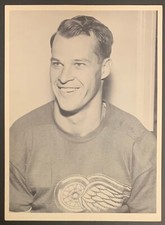 Vintage Gordie Howe Blue Line Premium NHL Hockey Photo Detroit Red Wings