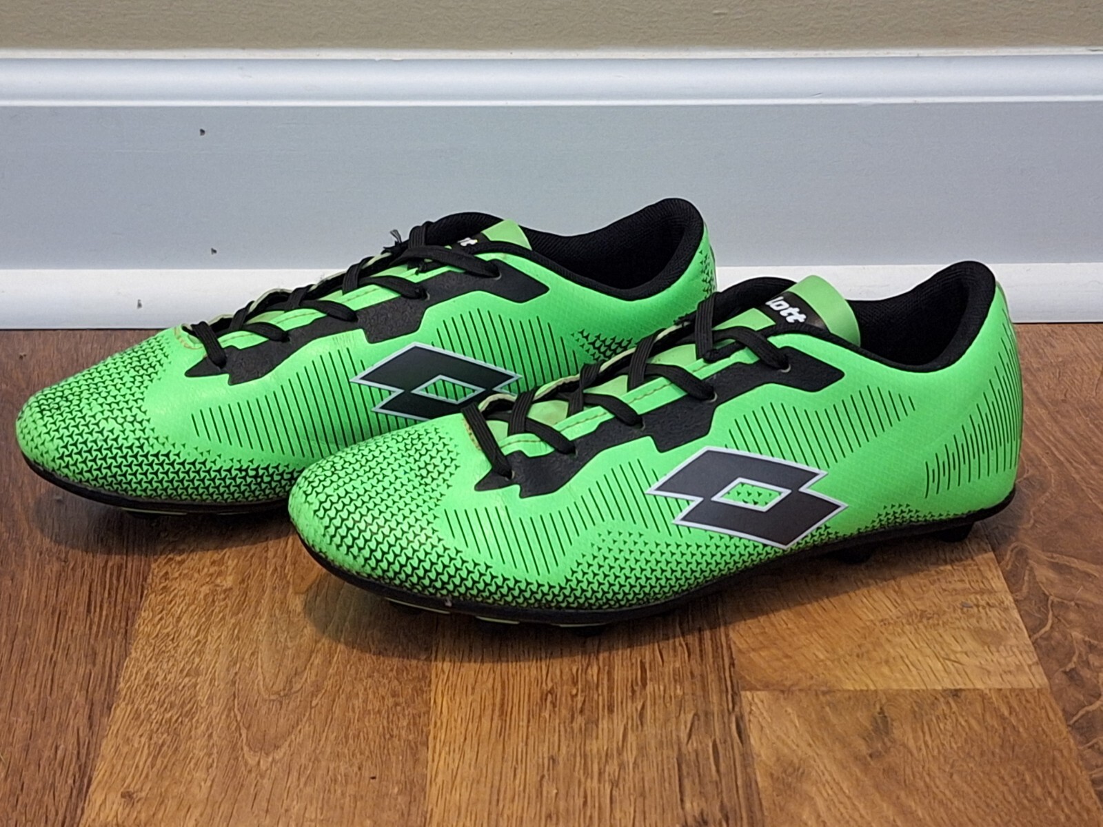 Tacchetti Calcio Settore Lotto Verdi Design Sportivo Italiano Giovani Taglia 6 Spedizione Veloce