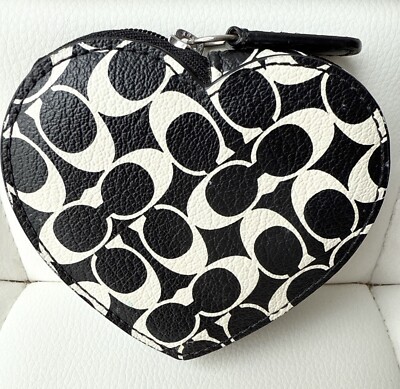 小物 COACH Heart Shaped Coin Case Black Studs Coach Black/White Signature Heart-Shaped Coin Case Pouch Purse