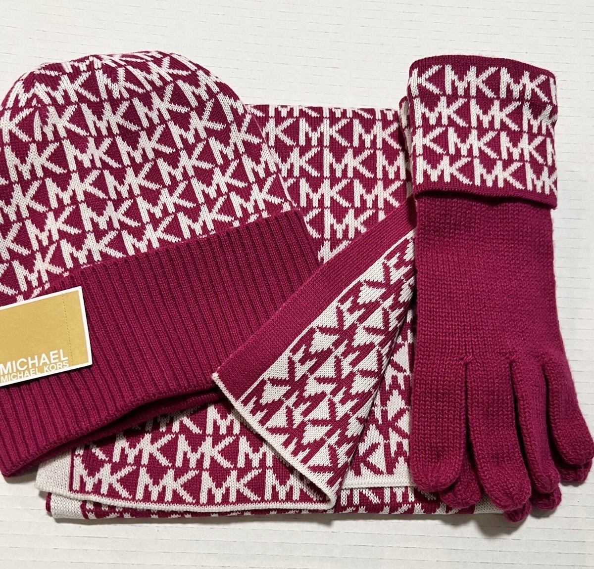 ?HOST PICK?- NWT-Michael Kors Logo Scarf, Hat, Gloves 3 Piece Set Boxed MICHAEL KORS BLACK/CREAM 3 PIECE SCARF/ HAT AND GLOVES  main image 4