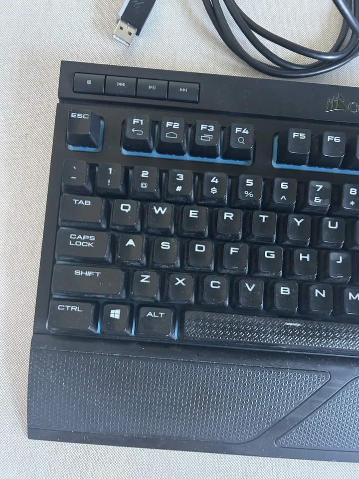 Corsair K63 Wireless Mechanical Keyboard preowned - Image 2 of 4