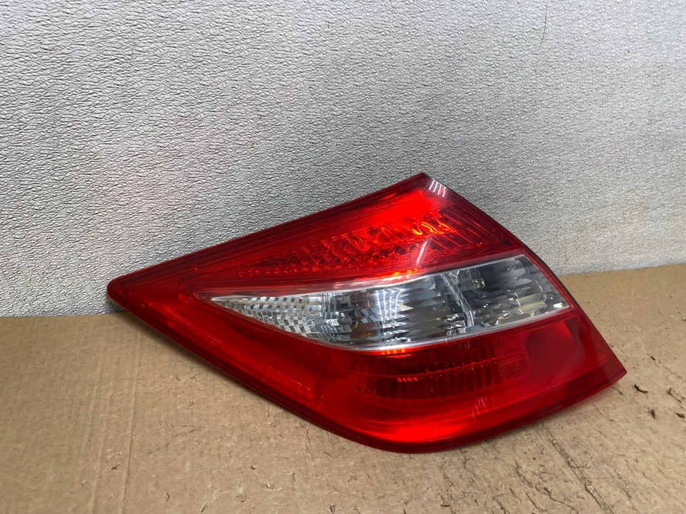 Luz trasera izquierda conductor Honda Accord Crosstour 2010-2012 OEM V3879 DG Foto 3 de 4