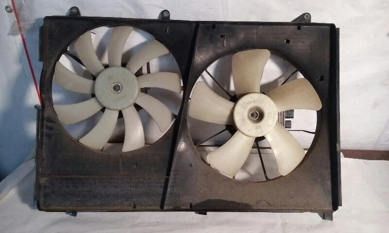 Motor ventilador condensador radiador Mitsubishi Endeavor 2010 Foto 4 de 4