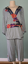 Soma 2 Pc Pajama Set Wrap Top and Crop Pants Size 3