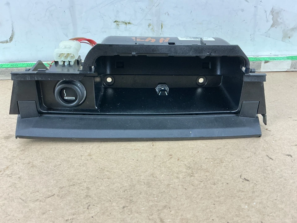 Cenicero consola central delantera BMW 740i 740Li 2010-2015 9119317 OEM Foto 2 de 4