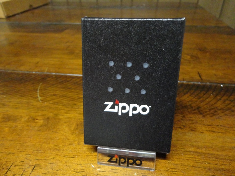 LINDA PICKEN CHOCOLATE LAB ZIPPO LIGHTER MINT IN BOX 2009 eBay