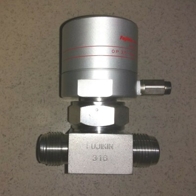 Fujikin Pneumatic Valve O.P. 3.5 ~ 5 kgf / cm²G 316 SS Body Type N.C. (3/8'' VCR)
