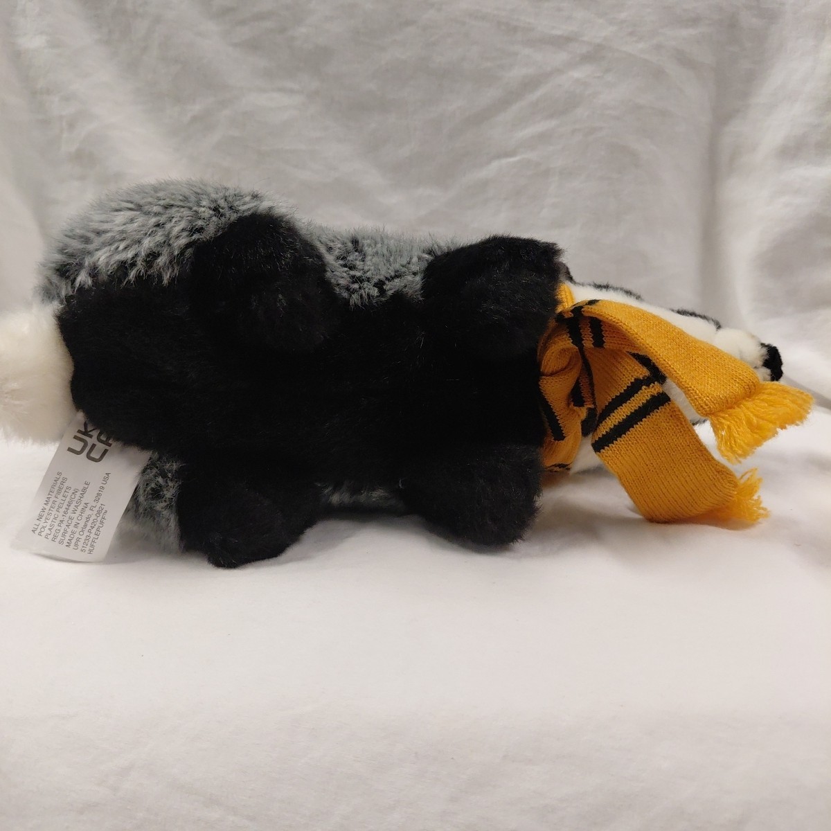 Harry Potter Hufflepuff Badger Plush Wizarding World Universal Studios w/Scarf 