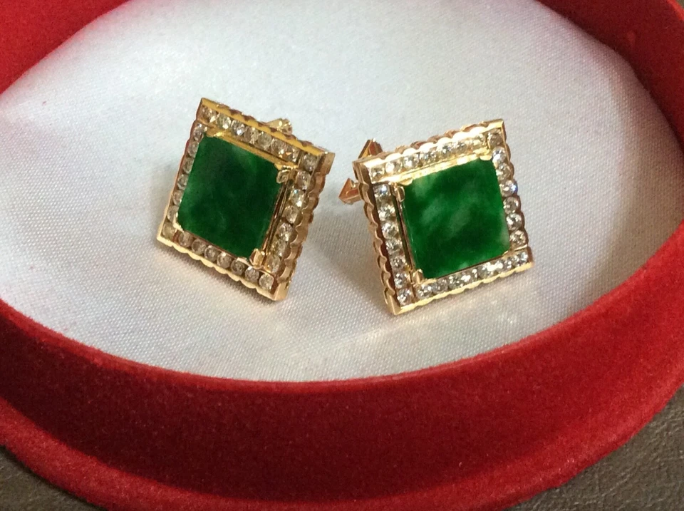 Estate Large Green Jade And 1.1/2 Carats Diamond In 18k Gold Earring 15mmx15mm - Image 2 of 4