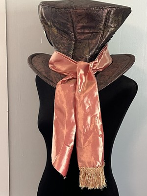 Huge Disney Alice in wonderland the mad hatter hat in excellent condition Disney Alice in Wonderland Mad Hatter Hat for Adults  main image 3