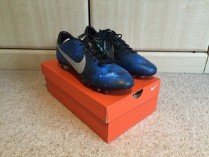 nike mercurial galaxy