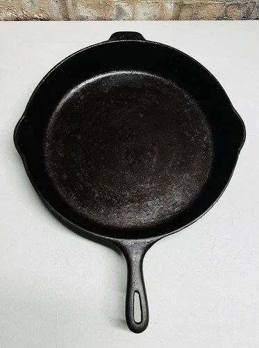 Huge PRE-1965 Unmarked Wagner No.12 Cast Iron 14 Inch Skillet “A” -Helper Handle