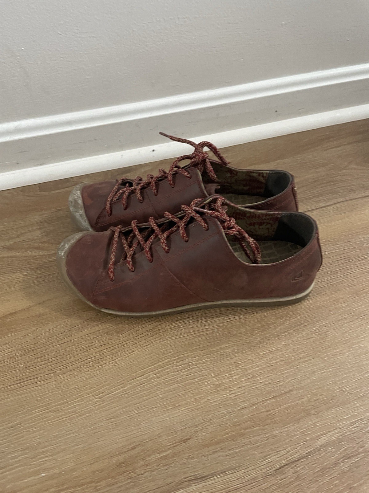 Scarpe da trekking Keen sneakers da donna US 10 5 in pelle marrone con lacci