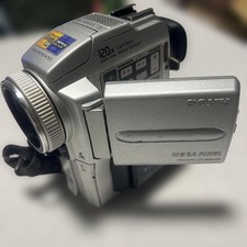 Sony DCR-PC110 Handycam Mini DV Camcorder Nightshot Carl Zeiss Silver