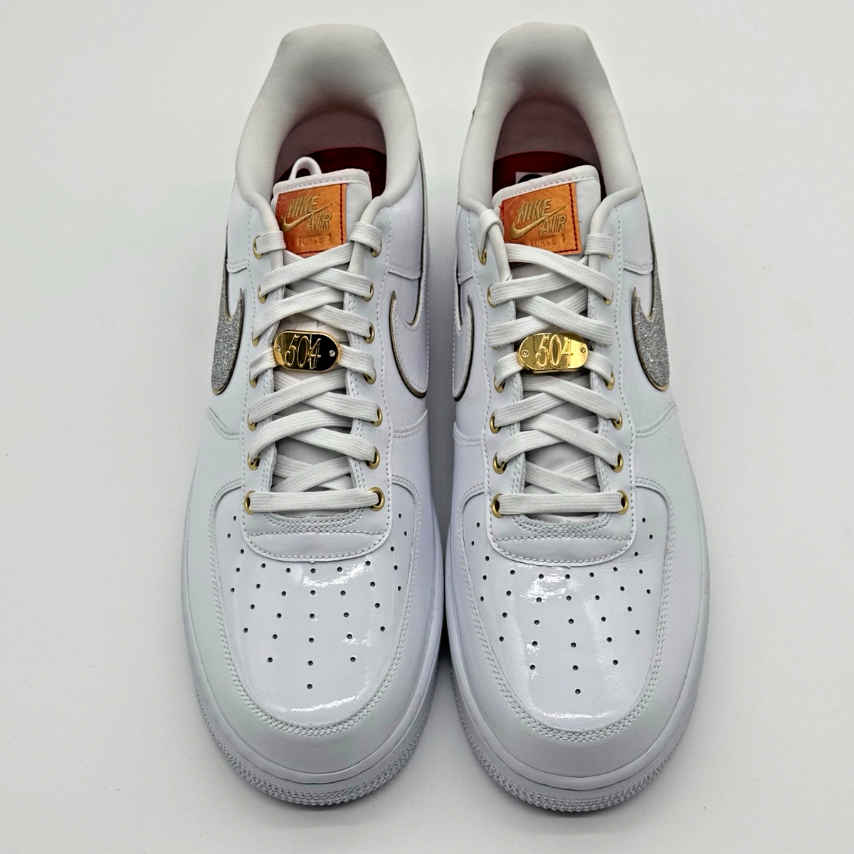 NIKE dz5425 100 エアフォース　1 Nike Air Force 1 NOLA White Gold NEW ORLEANS SAINTS DZ5425-100