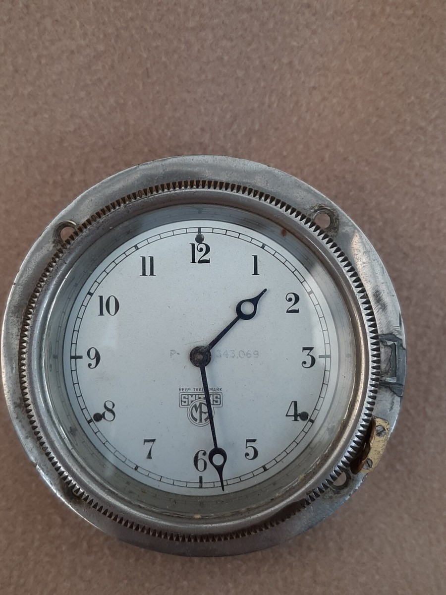 VINTAGE SMITHS MANUAL WIND CAR CLOCK UK