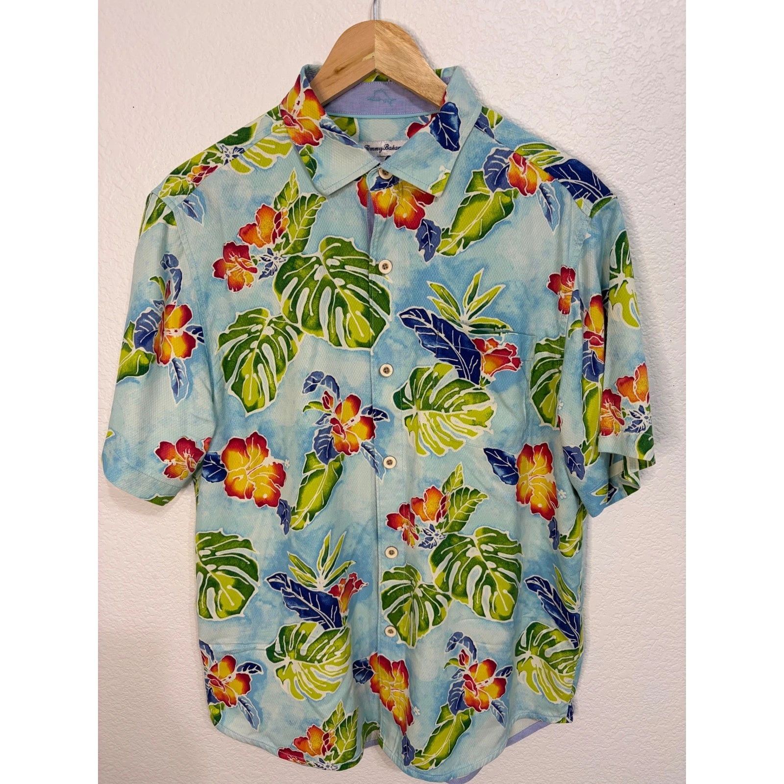 Tommy Bahama Mens Medium Tropical Floral Monstera Leaf Print Silk Camp ShirtBlue
