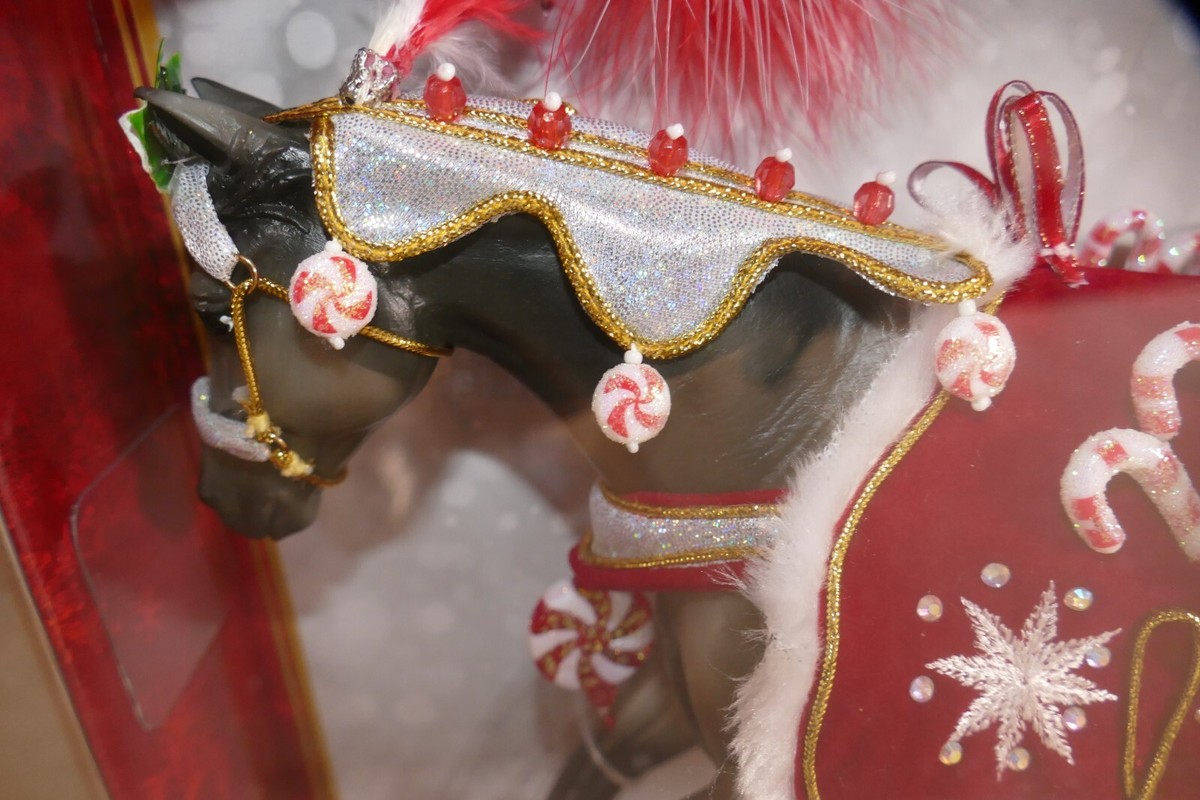 BREYER Peppermint Kiss #700118 2015 Holiday Christmas Horse Gem