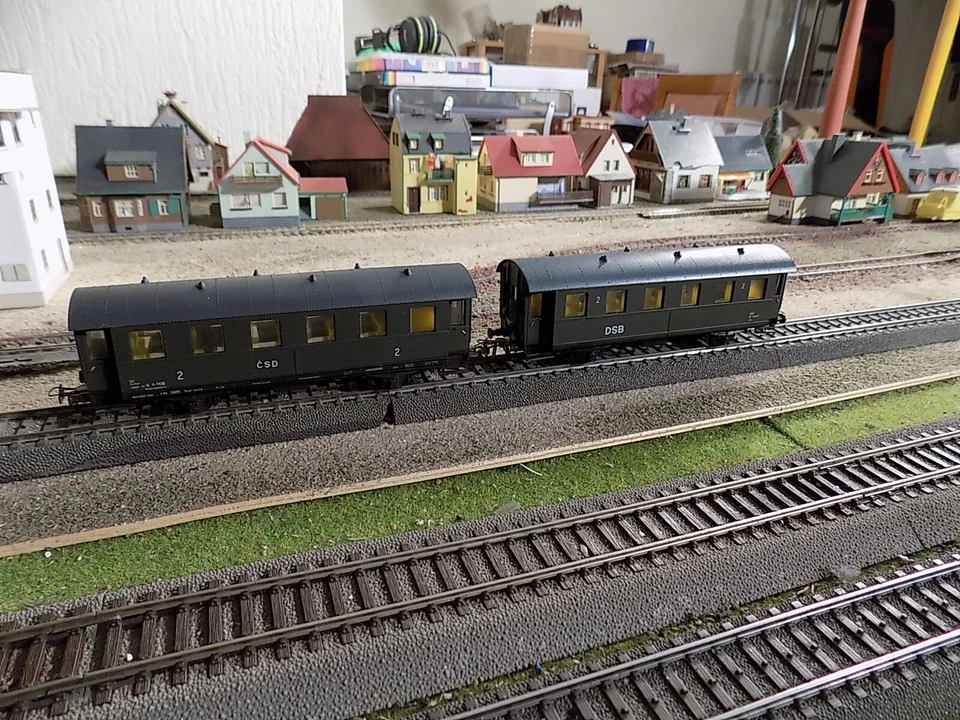 PIKO, CSD, DSB VINTAGE PASSENGER WAGONS, SCALE HO - Image 3 of 4