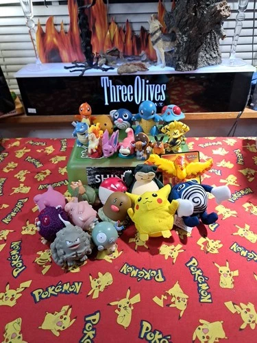 Vintage Burger King Pokemon Toy Lot.