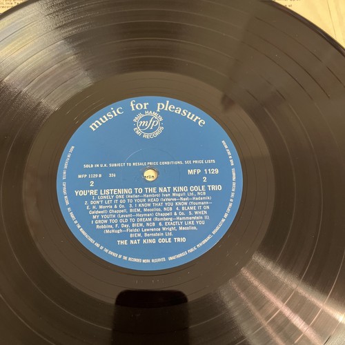 NAT KING COLE SINGS WITH THE NAT KING COLE TRIO 1970 GB VINYL LP ALBUM MFP 1129 - Imagen 7 de 8