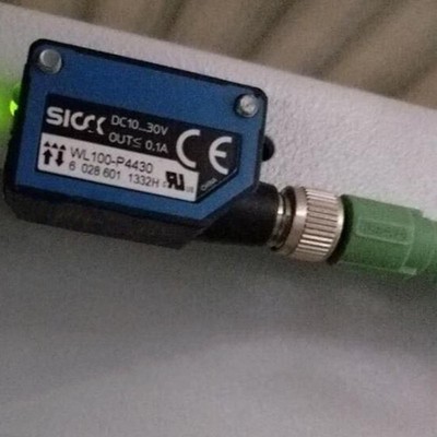 one used   WL100-P4430 6028601 photoelectric sensor Tested Good OK #qm