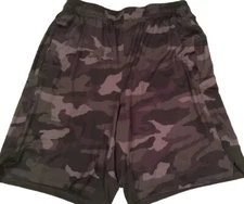 Under Armour Loose Train Jacquard Stretch Shorts Green Camo w/ Pockets Sz M UA