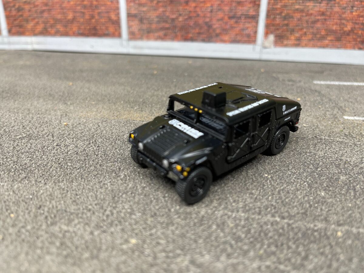 1:64 POLICE S.W.A.T. HUMEER JOHNNY LIGHTNING MIJO EXCLUSIVE 1:64 POLICE S.W.A.T. HUMEER JOHNNY LIGHTNING MIJO EXCLUSIVE