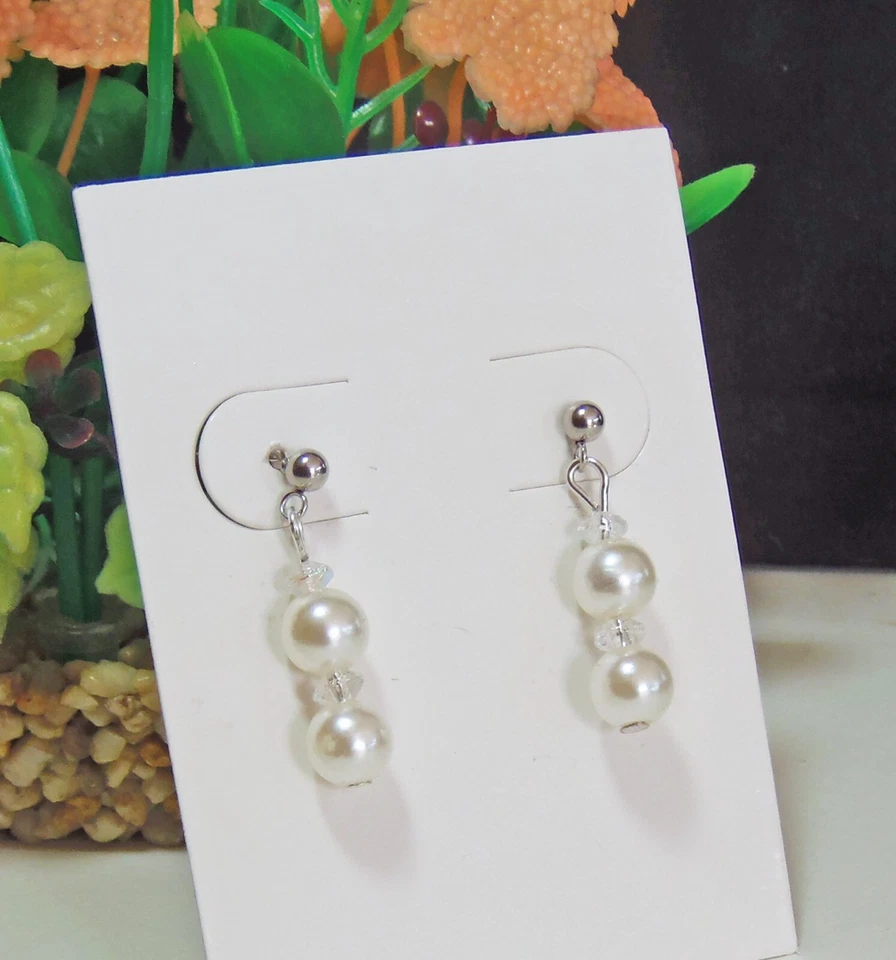 Pendientes colgantes de perlas de imitación hechos a mano postes de acero quirúrgico Foto 2 de 4