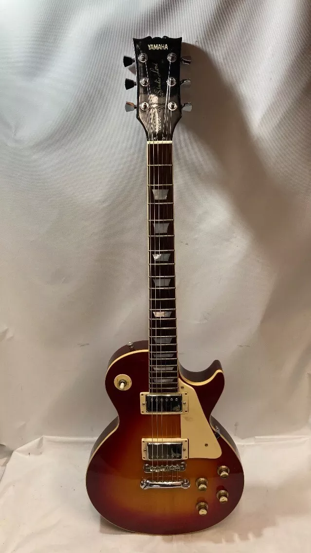 Yamaha SL800 Studio Lord Electric Guitar Sunburst with soft case Yamaha SL800 Studio Lord Electric Guitar Sunburst with soft case
