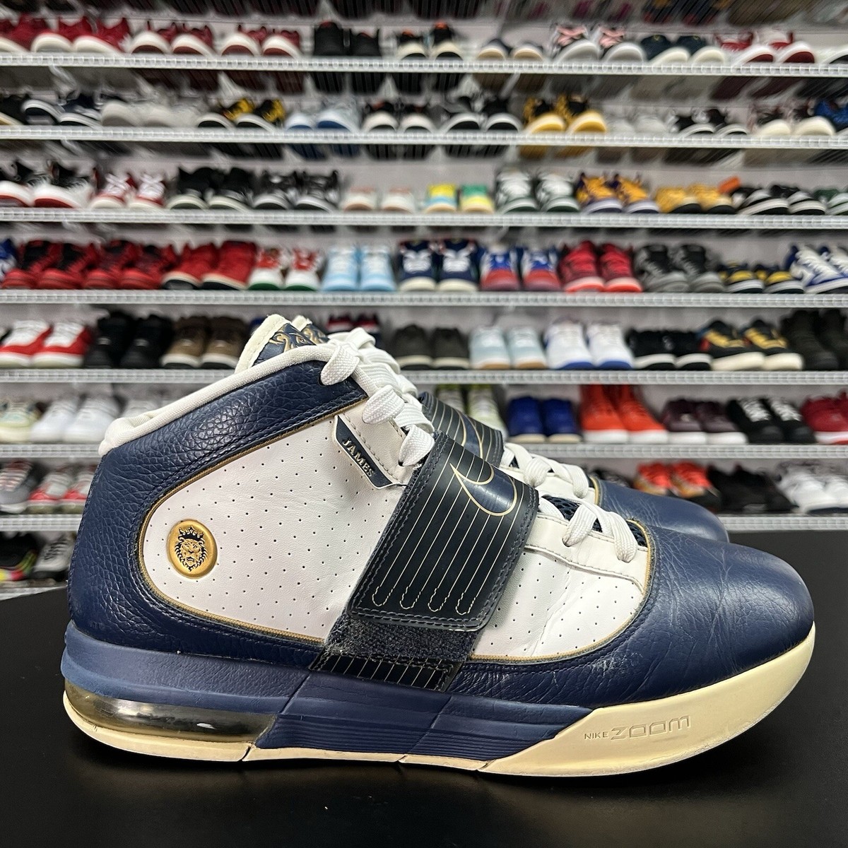 Nike Kids LeBron Zoom Soldier 1 - White, Navy, Gold Nike Zoom LeBron Soldier I 1 White Gold GS 2007 sz 6.5Y | eBay main image 3