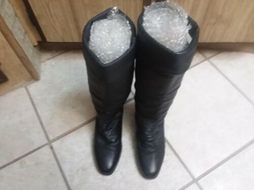 AWESOME WOMEN'S LEATHER BOOTS....SIZE 6 1/2 - Picture 1 of 4