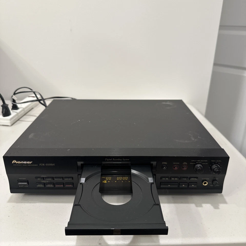 Pioneer PDR-555RW CD Recorder Fully Functional No Remote. - Image 2 of 4