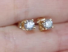 0.50TCW Round Cut Natural Diamond Women's Stud Earrings Solid 14k Yellow Gold