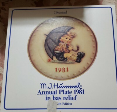 Goebel, M.J. Hummel 11th Annual Collectors Plate 1981 ''Umbrella Boy'' #274