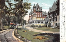Copia postal Put-In-Bay Ohio Hotel Victoria and Trolley