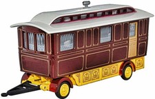 Oxford Diecast 1:76 Scale Showmans Caravan Maroon