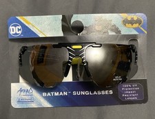 Batman DC Dark Knights Bat Signal Boys Kids 100 UV Shatter Resistant Sunglasses